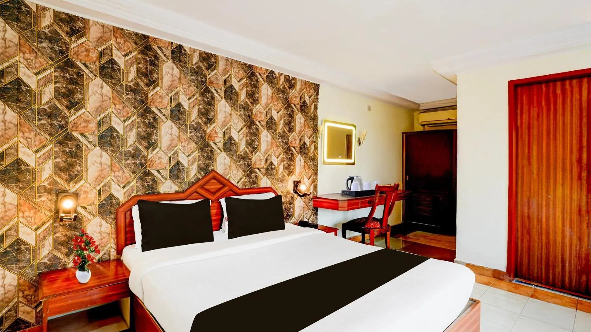 Super Townhouse Mysore Central Formerly Olive Star 0*,